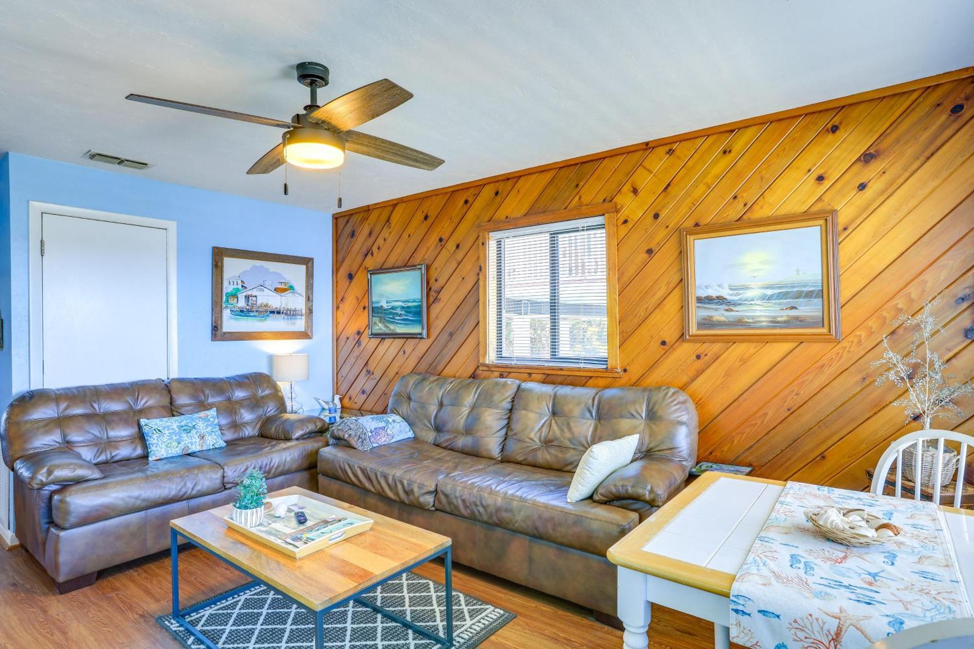 Waterfront Duplex With Dock And Views Near Town! Holiday home Cedar Key