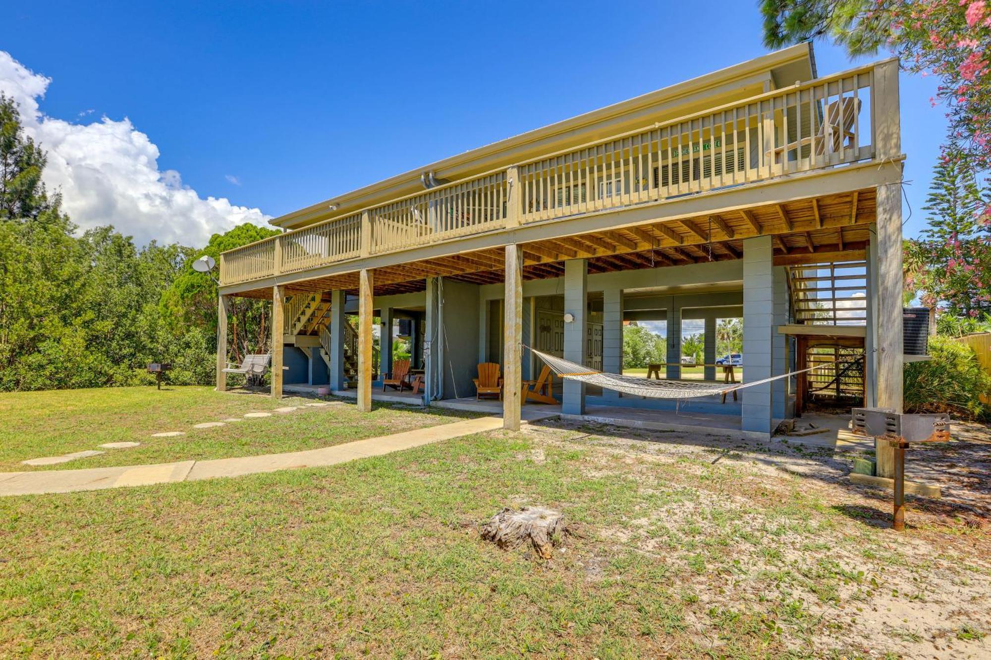 Holiday home Waterfront Duplex With Dock And Views Near Town! Cedar Key
