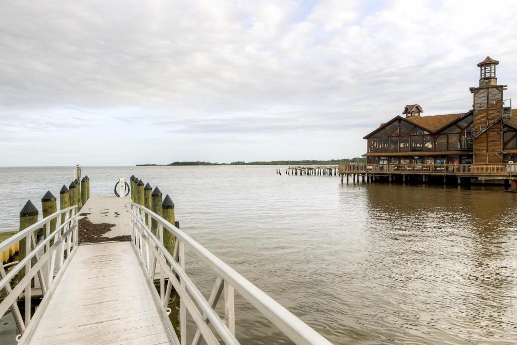 Waterfront Duplex With Dock And Views Near Town! Holiday home